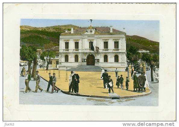 CP.   TIZI  OUZOU.  LA  MAIRIE.  plusieurs  plis  cote  gauche  dans  l'état