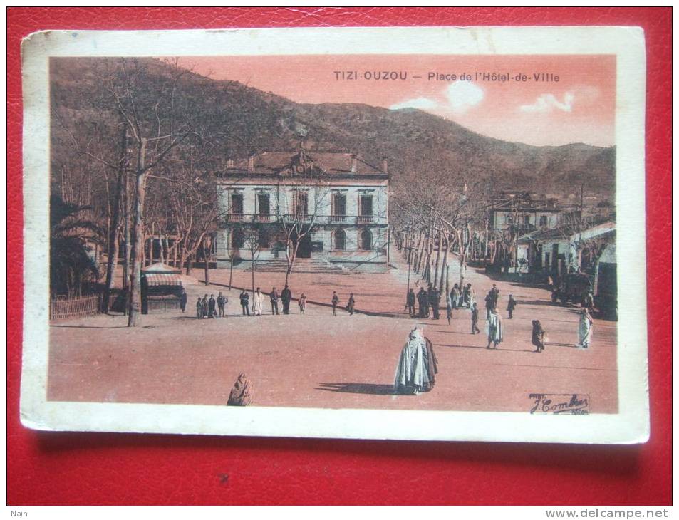 ALGERIE - TIZI OUZOU - PLACE DE L'HOTEL DE VILLE -