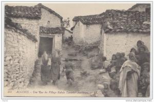 cpa Algerie Kabylie Une Rue du Village Kabyle Taourirt Amokrane