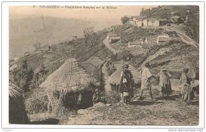 TIZI OUZOU HABITATIONS KABYLES SUR LE BELOUA   CP 861