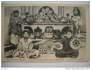 Tizi Ouzou Ouvroir indigene des Soeurs Blanches Vannerie en raphia Travail des enfants