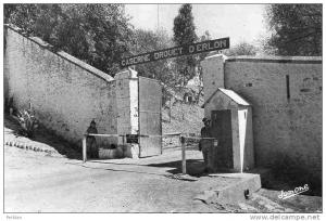 AFRIQUE. ALGERIE. TIZI OUZOU. Vue sur L'Entrée de La Caserne DROUET D'ERLON. Carte Dentelée.