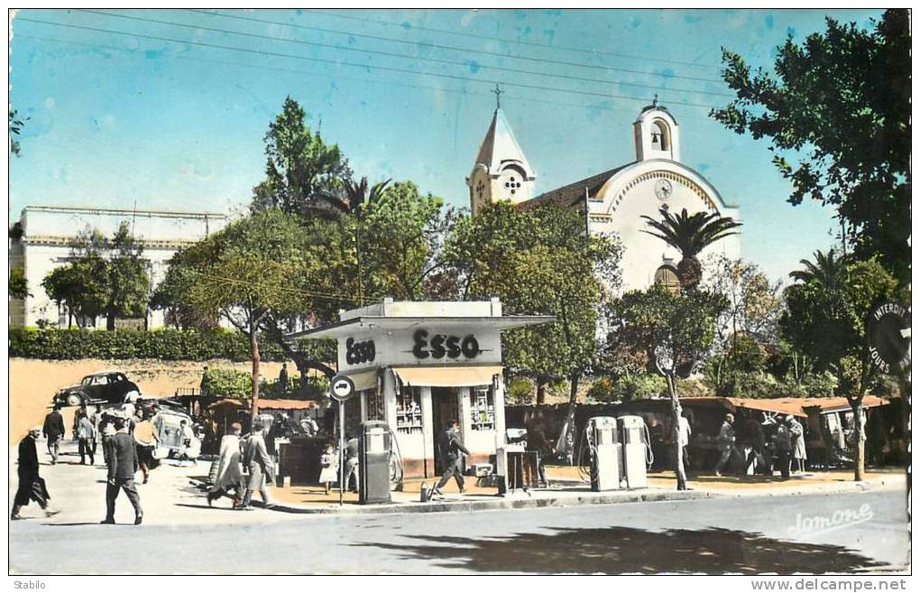 ALGERIE - TIZI-OUZOU - LA PLACE DE L´EGLISE - POMPE A ESSENCE ESSO