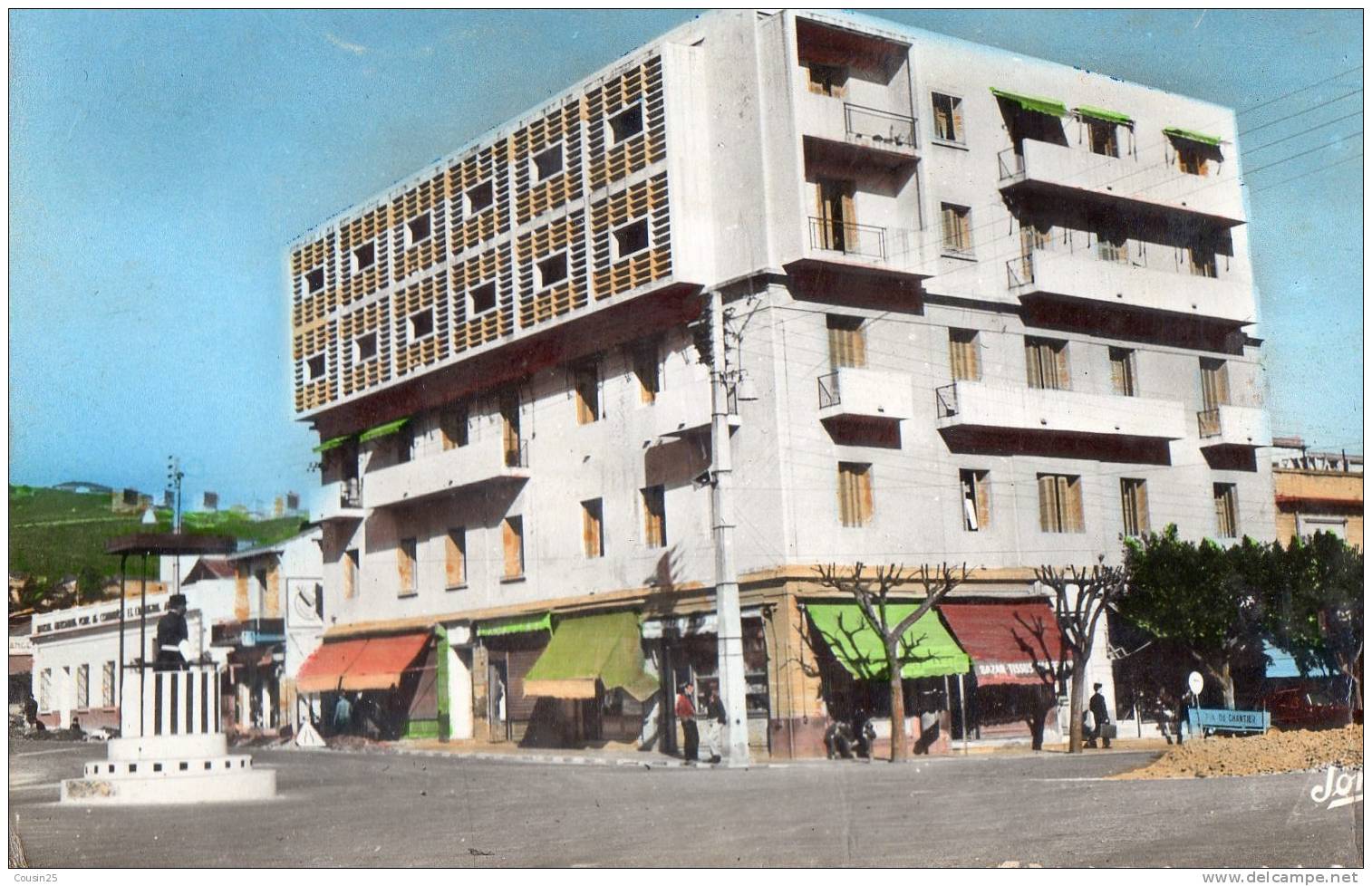 ALGERIE - TIZI-OUZOU - Avenue Ferdinand Aillaud - Place de la Mairie