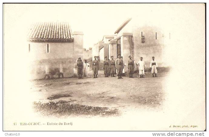 TIZI-OUZOU  - Entrée du Bordj - (carte animée, bon état)