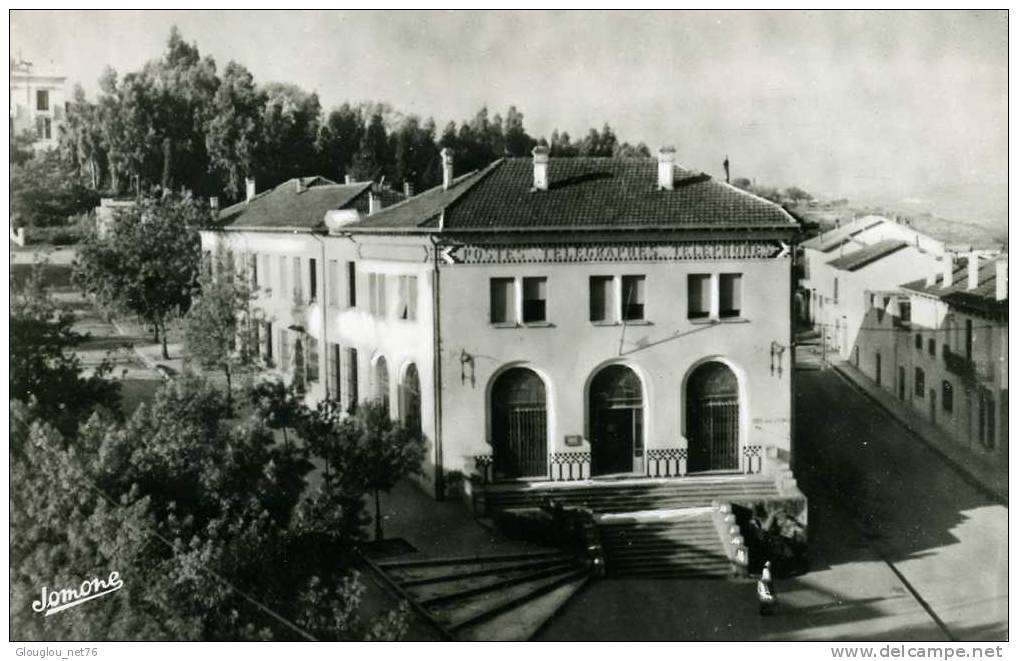 CPSM  PETIT FORMAT DENTELEE SOUVENIR DE TIZI OUZOU ....LA POSTE GROS PLAN