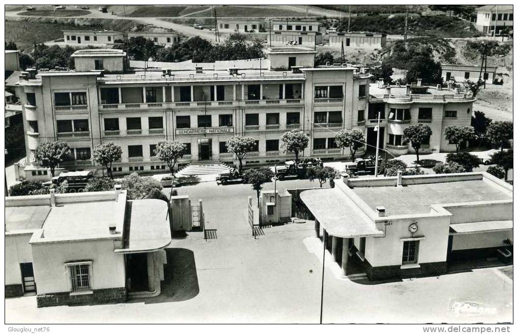 CPSM  PETIT FORMAT DENTELEE TIZI OUZOU ....GENDARMERIE NATIONALE