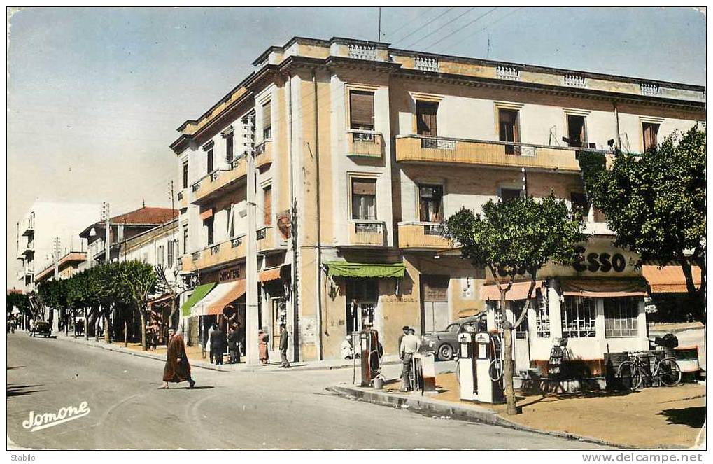 ALGERIE -  TIZI-OUZOU - AVENUE FERDINAND AILLAUD - POMPES A ESSENCE ESSO