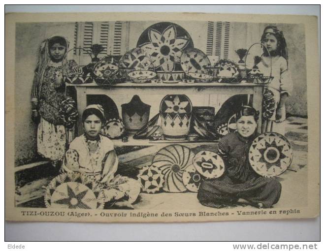 Tizi Ouzou Ouvroir indigene des Soeurs Blanches Vannerie en raphia Travail des enfants