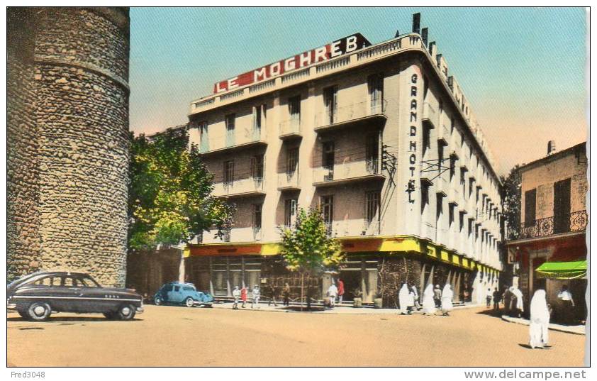 ALGÉRIE TLEMCEN Le grand Hôtel du Maghreb (Vieilles voitures – old cars)