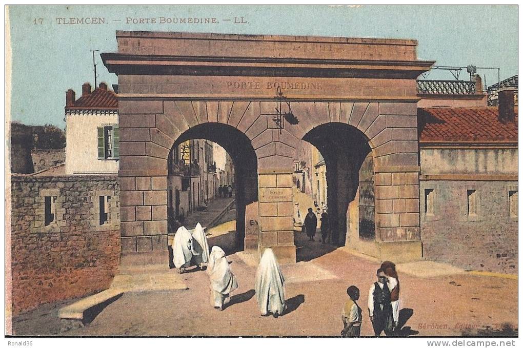cp Afrique Algérie TLEMCEN Porte Boumedine ( femmes arabes habitation ) colorisée