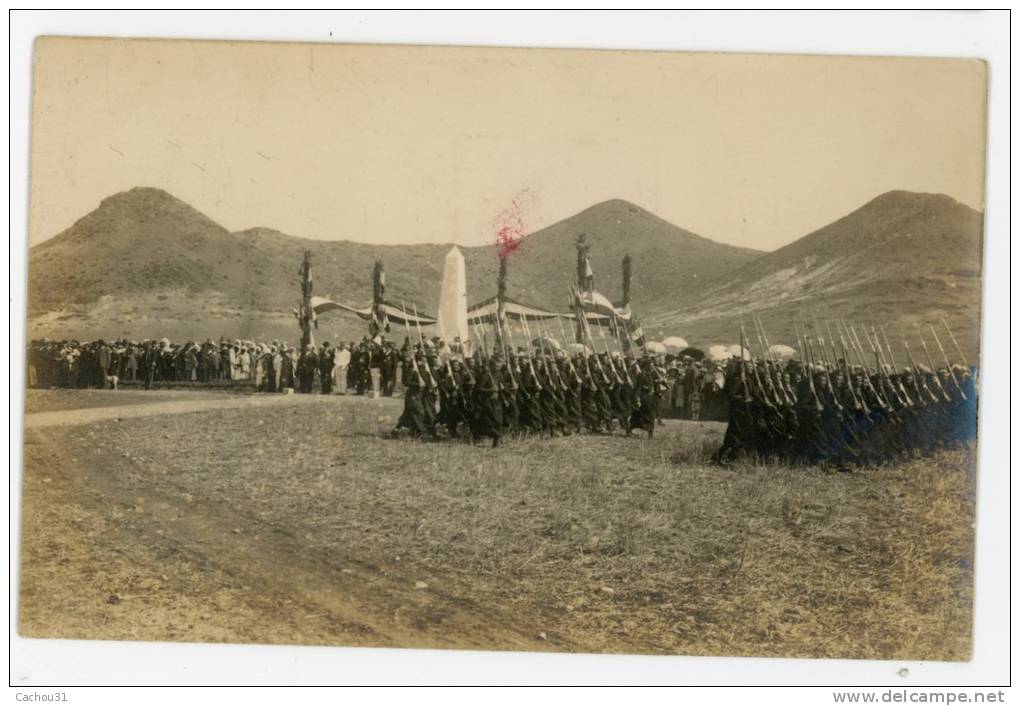TLEMCEN - Carte Photo Défilé  Militaire - trés animée, état parfait, voir scan