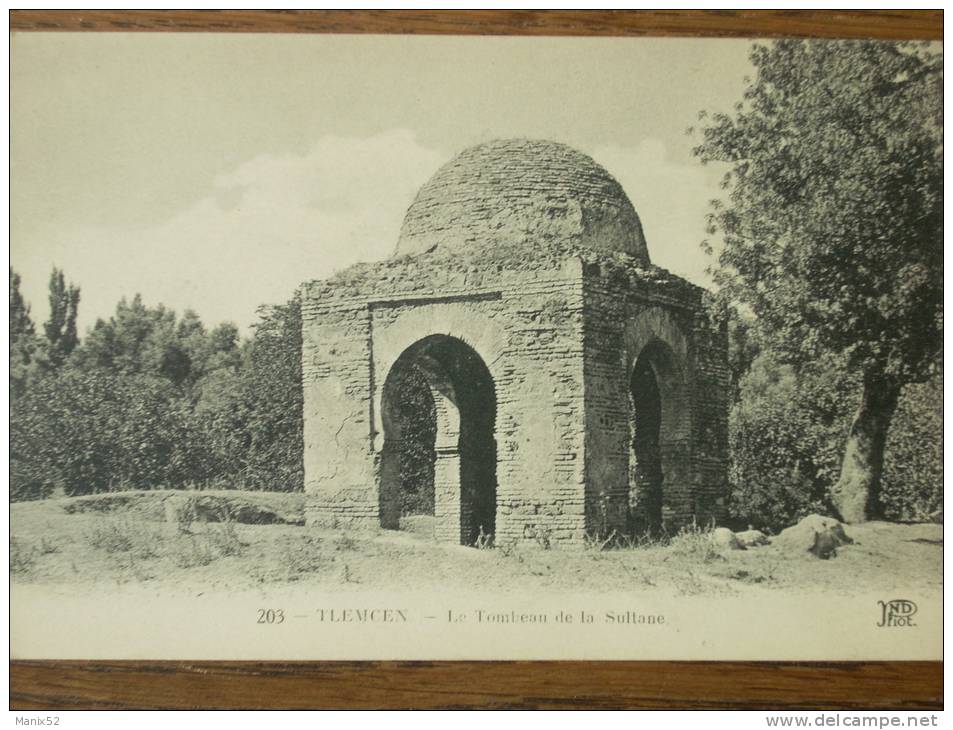 ALGÉRIE - TLEMCEN - Le Tombeau de la Sultane.
