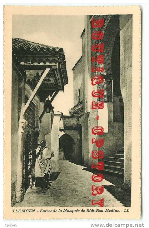 ALGERIE - TLEMCEN < Entrée de la Mosquée de Bou Médine - Architecture Mauresque - Dos Scanné