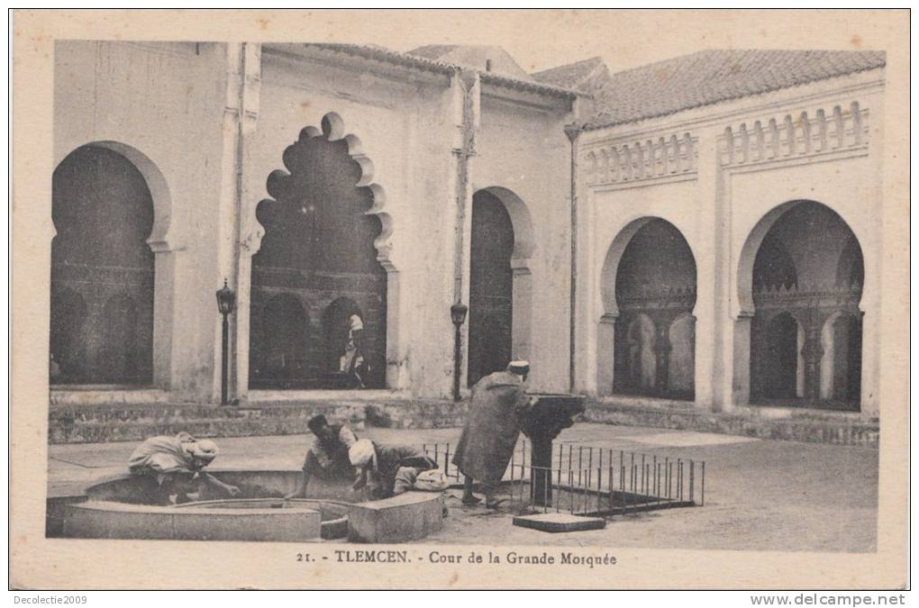 BR45924 Cour de la grande mosquee Tlemcen     2 scans