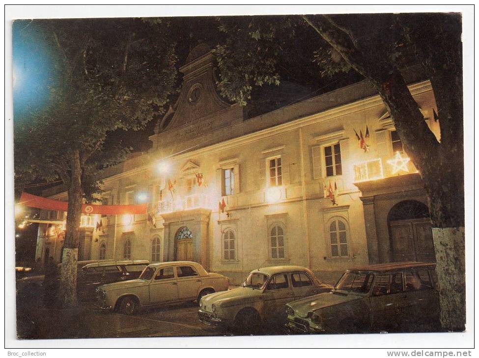 Tlemcen, la mairie illuminée, autmobiles, Peugeot 403, Renault Dauphin, Ciroën Ami 6 break, 1984