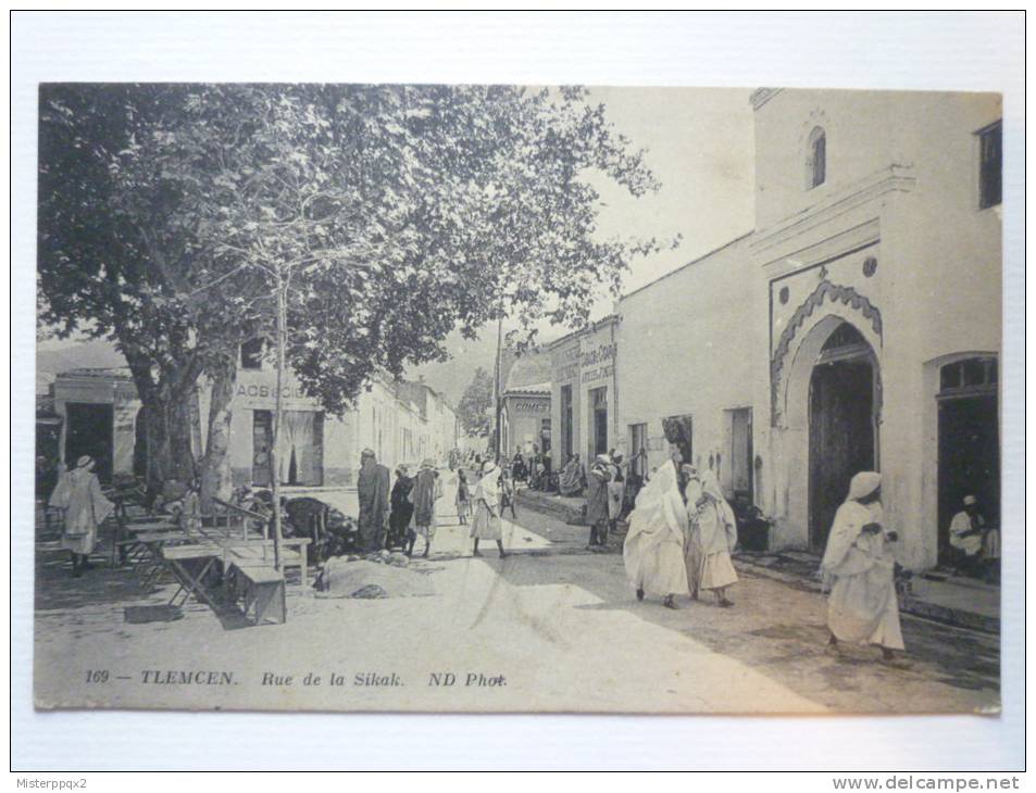 ALGERIE  -  TLEMCEN    Rue  de la SIKAK   -  Belle animation