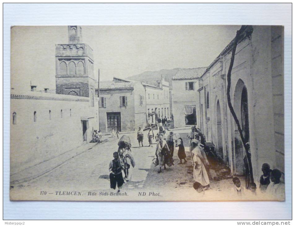 ALGERIE  -  TLEMCEN    Rue  SIDI-BEUNAH  -  Belle animation