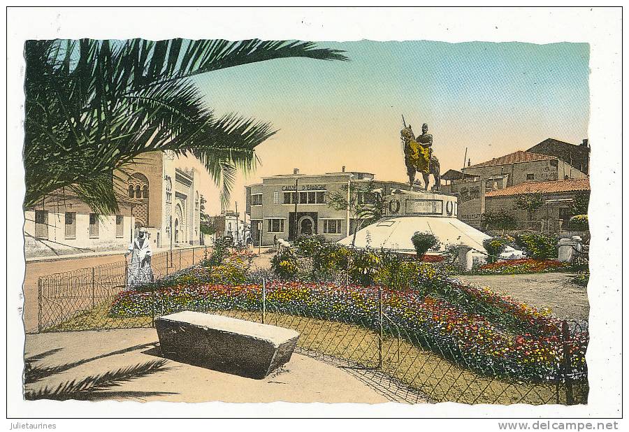 TLEMCEN PLACE DU 2e CHASSEURS CPSM BON ETAT