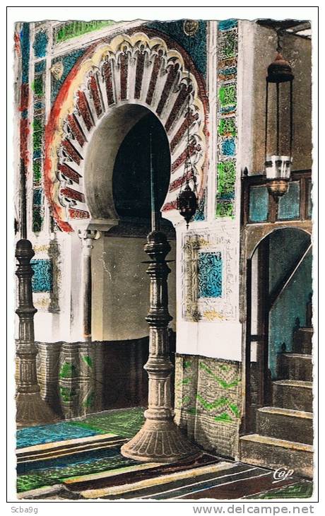 TLEMCEN  INTERIEUR DE LA MOSQUEE LE MACHROL