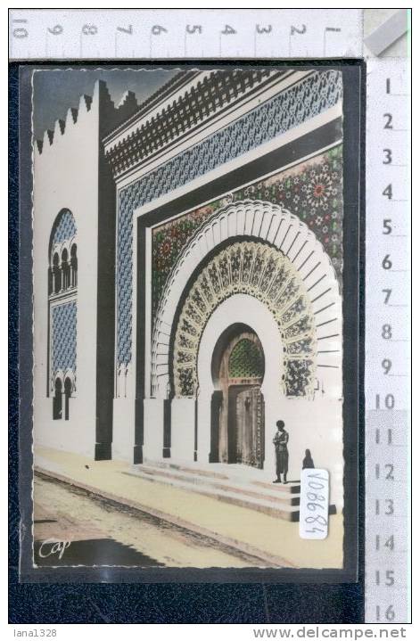 V08684 TLEMCEN LA PORTE D'ENTREE DE LA MEDERSA