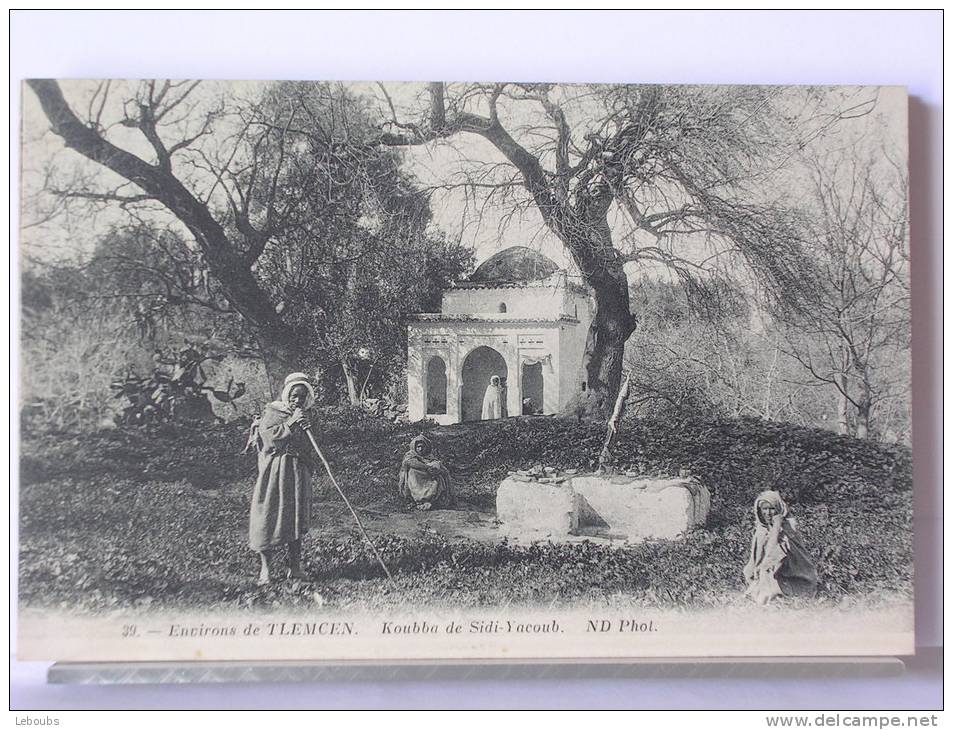 ENVIRONS DE TLEMCEN (ALGERIE) - KOUBBA DE SIDI-YACOUB - ANIMEE - (TRES BEL ETAT)