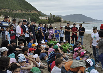 En prévision de la saison estivale à Béjaïa: Des associations nettoient la plage de Boulimat