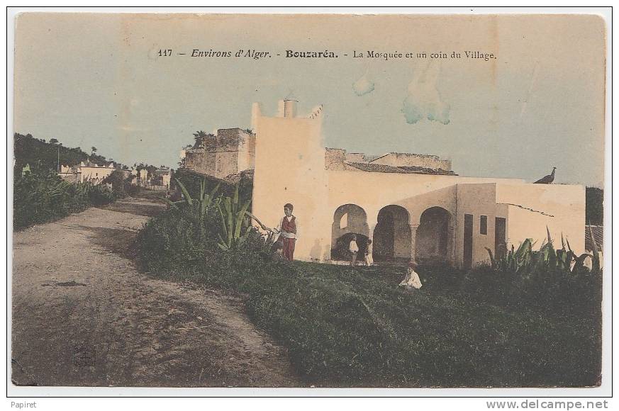 cpa colorisée Algerie hauteur d´Alger Bouzaréa  La Mosquée et un coin du Village animée Un Paon sur la Terrasse