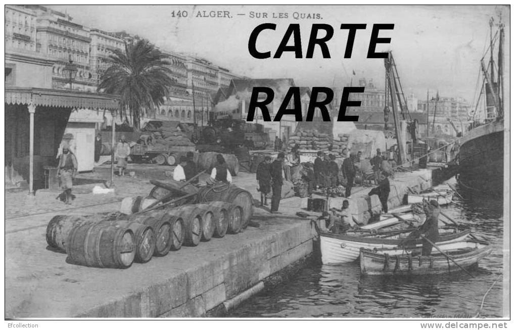 ALGERIE,ALGER,sur les Quais,Déchargements des bateaux,sacs et tonneaux,Locomotive,Docke rs,Gros plan -