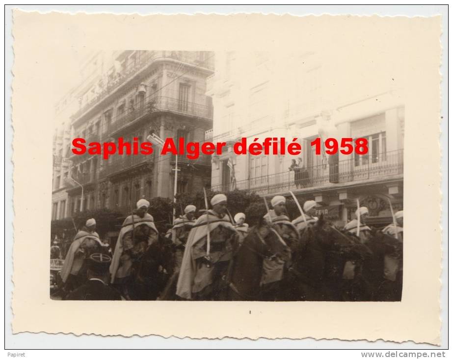 Algerie Alger Saphis Rue Michelet Défilé Escorte du Ministre de l´Algerie Robert Lacoste 1958 OAS