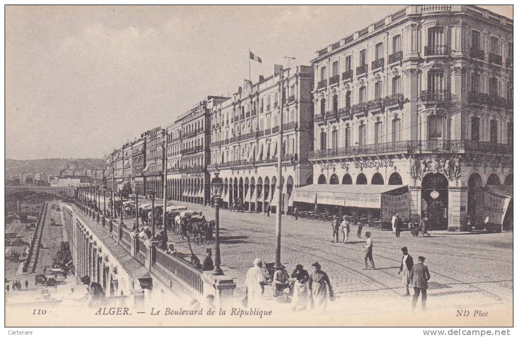 AFRIQUE,ALGERIE,MAGHREB,A LGER EN 1900,BOULEVARD DE LA REPUBLIQUE,ZOUAVE,BRASSER IE DE LA COMETE,café de bordeaux