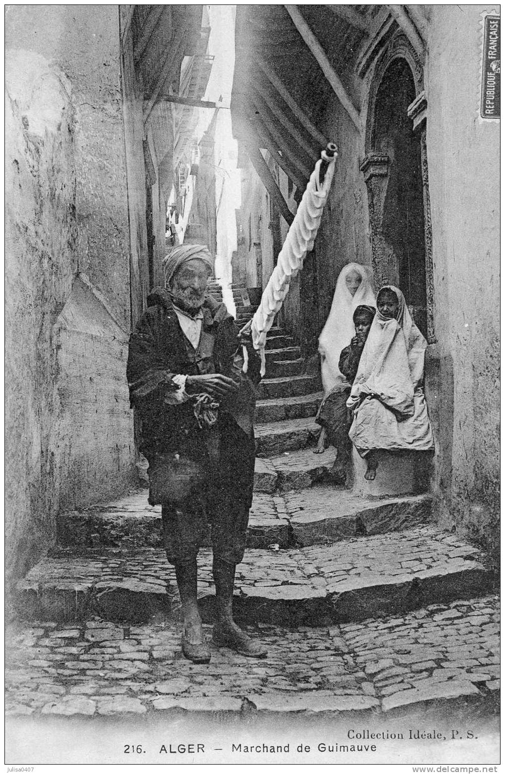 ALGER (Algérie) marchand de guimauve gros plan
