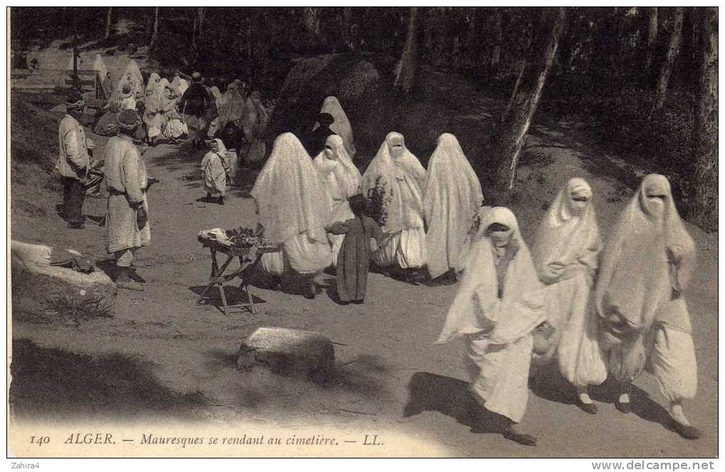 140  -  Mauresques se rendant au cimetiere