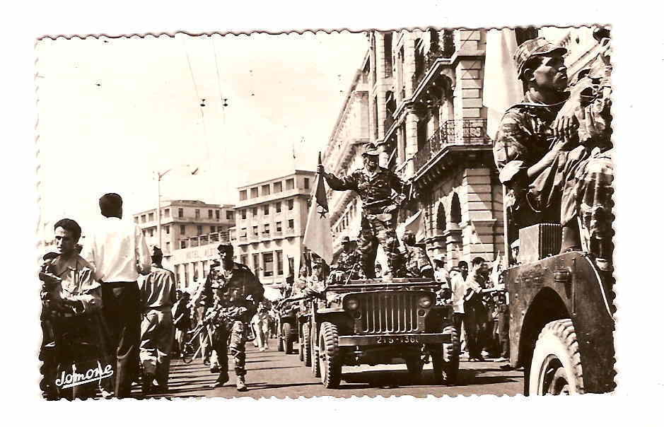 Fêtes de l´Indépendance EL-DJEZAIR à ALGER - L´Armée de Libération Nationale Bd. Carnot.( JEEP )