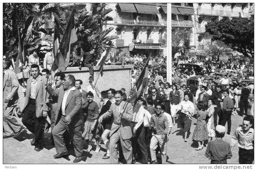 AFRIQUE. ALGERIE. ALGER. Montée au Forum Le 13 Mai 1958.
