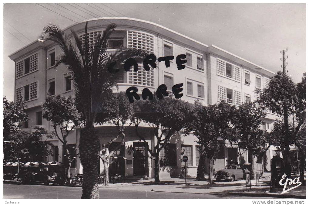 AFRIQUE,AFRICA,AIN TAYA prés ALGER,les postes et télégraphes en 1950,drapeau français,pharmacie à droite,pompe à essence