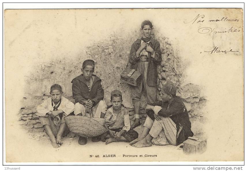 Carte Postale Ancienne Alger - Porteurs et Cireurs - Métiers