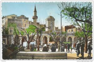 ALGERIE,AFRIQUE DU NORD,époque coloniale Française,BONE EN 1950,place d´armes,La Mosquée,lieu de prière,musulman,rare