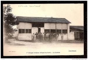 CPA AFRIQUE -VILLAGES D'ALGÉRIE- COLOMB-BECHARD- 1er GROUPE D'AVIATION  LA CUISINE TRES ANIMÉE-