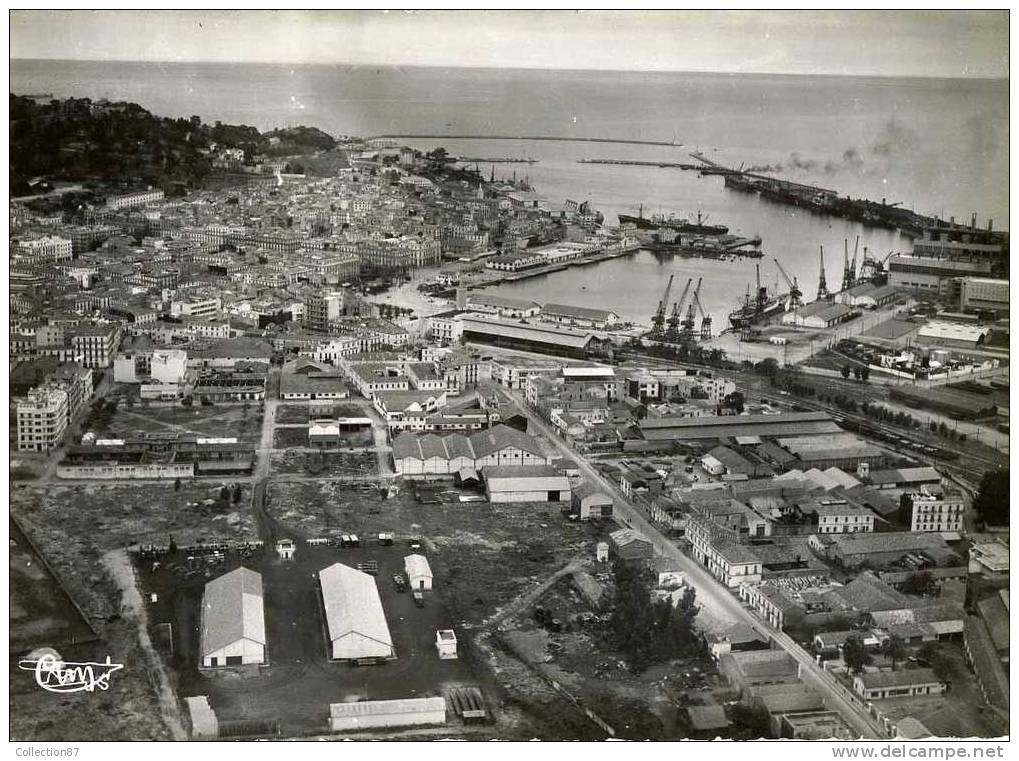 AFRIQUE - ALGERIE - BONE - BELLE VUE sur le PORT et la VILLE