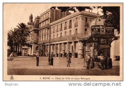 BONE      6     HOTEL DE VILLE ET COURS BERTAGNA    VENDEUR DE CARTES POSTALES