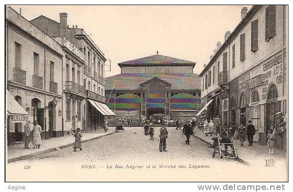 ALGERIE- ref no 614- bone - la rue negre et le marche aux legumes -belle animation-commerces magasins   - bon etat