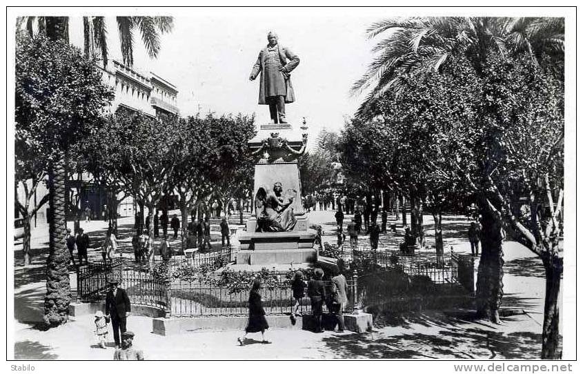 ALGERIE - BONE - ENTREE DU COURS ET STATUE DE THIERS