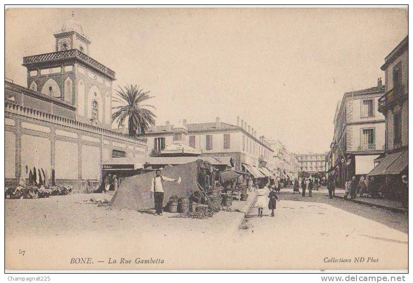 CPA ALGERIE BONE La Rue Gambetta Commerces Marché dans la Rue Animation