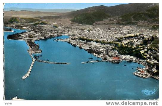 BONE - Vue panoramique du Port la ville