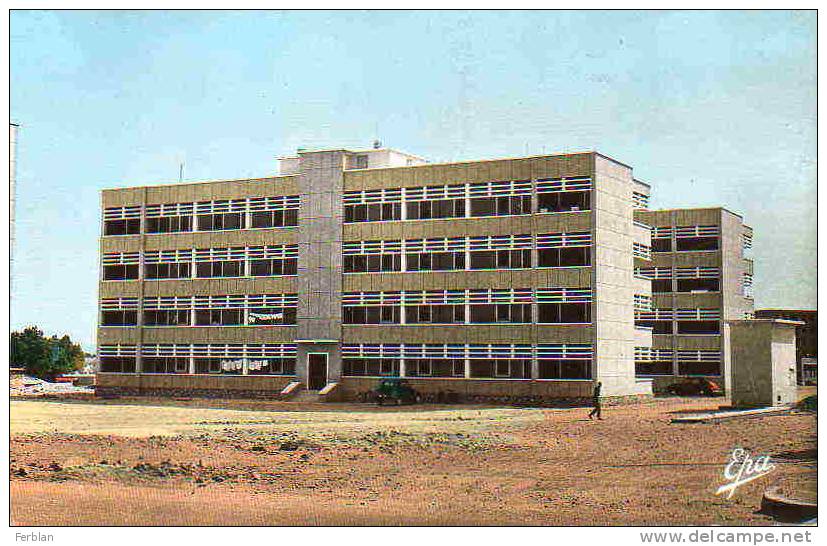 AFRIQUE. ALGERIE. COLOMB BECHAR. Vue sur Les Buldings. Carte Dentelée.