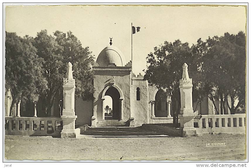 - ALGERIE - COLOMB-BECHAR - ENTREE DU CERCLE MILITAIRE -