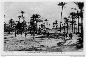 CPA - ALGERIE - COLOMB BECHAR - Clique des tirailleurs dans les dunes - N°2 - Edition Pastor - Circulée en 1930