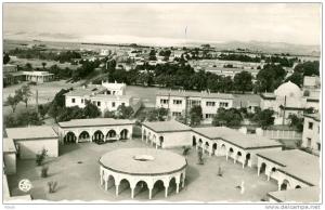 2 - COLOMB - BECHARD - L´ Ecole des Filles  POSTE AUX ARMEES  A.F.N.  timbre décolé