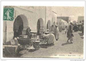 Biskra (Algérie)  Brocanteur au Bazar arabe env 1906 (animée).